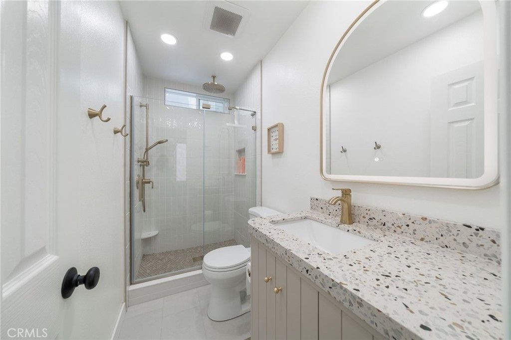 Image 27 of property listing at 511 9th, Huntington Beach, CA 92648