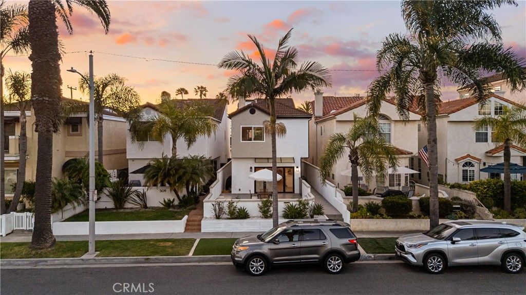Image 3 of property listing at 511 9th, Huntington Beach, CA 92648