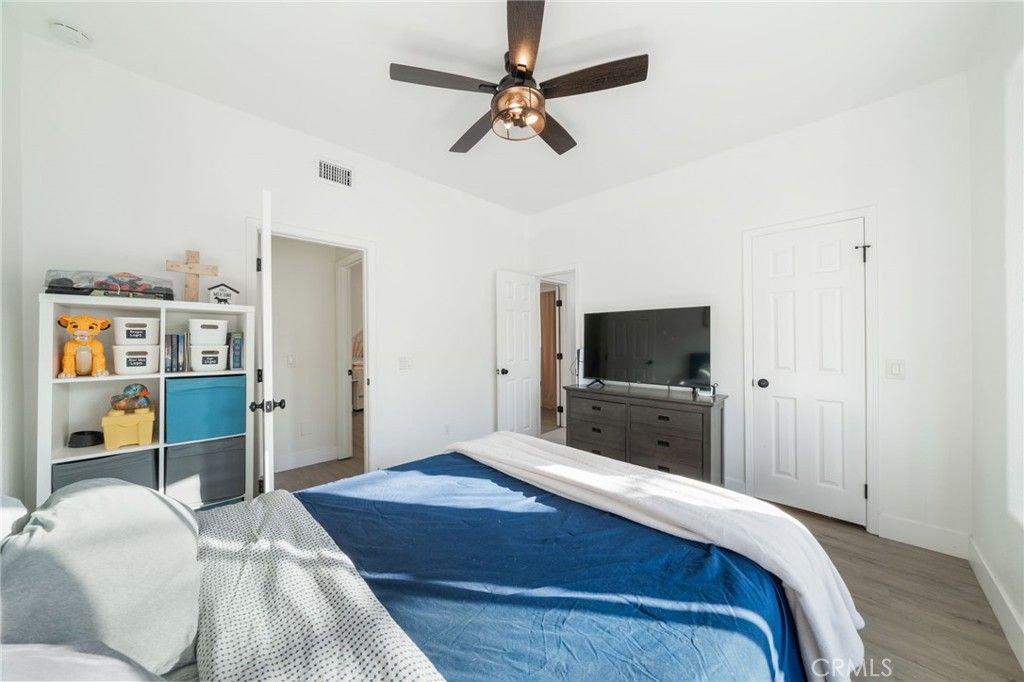Image 30 of property listing at 511 9th, Huntington Beach, CA 92648