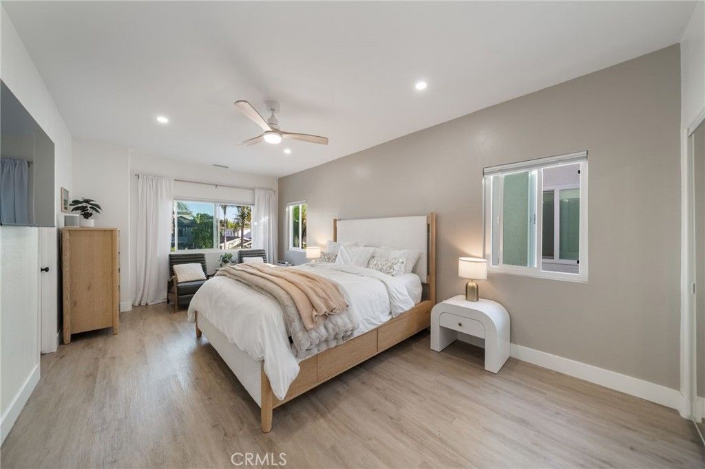 Image 34 of property listing at 511 9th, Huntington Beach, CA 92648