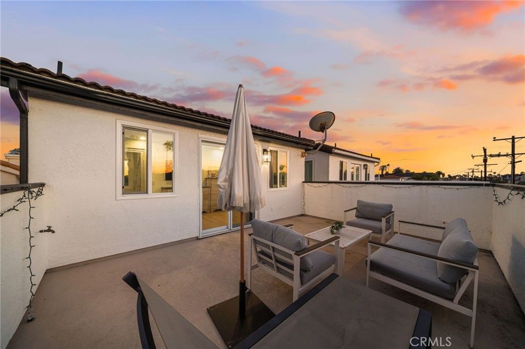 Image 41 of property listing at 511 9th, Huntington Beach, CA 92648