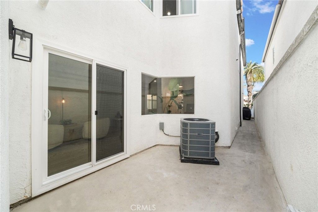 Image 45 of property listing at 511 9th, Huntington Beach, CA 92648