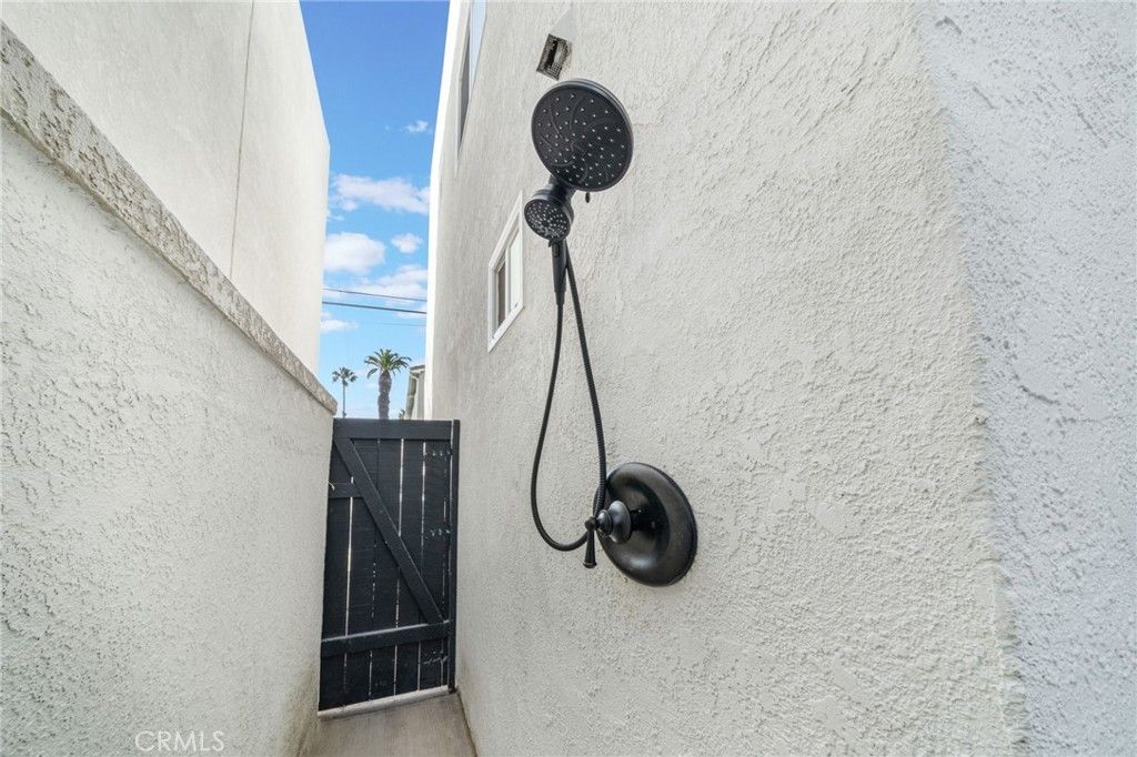 Image 46 of property listing at 511 9th, Huntington Beach, CA 92648
