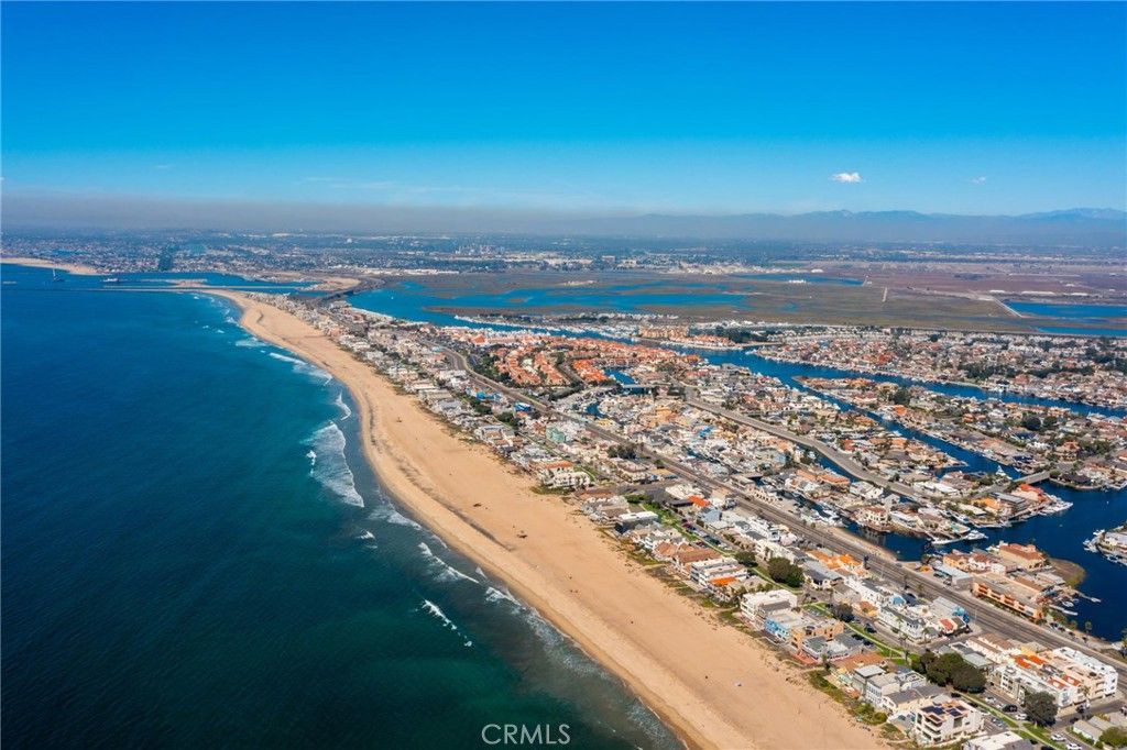 Image 49 of property listing at 511 9th, Huntington Beach, CA 92648