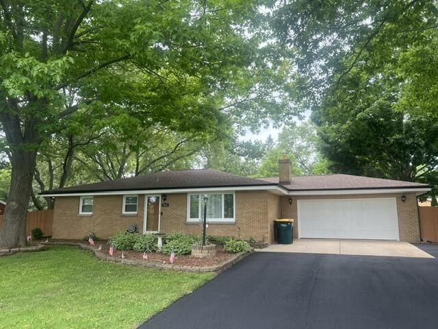 7651 S Clement AVENUE, Oak Creek, WI 53154