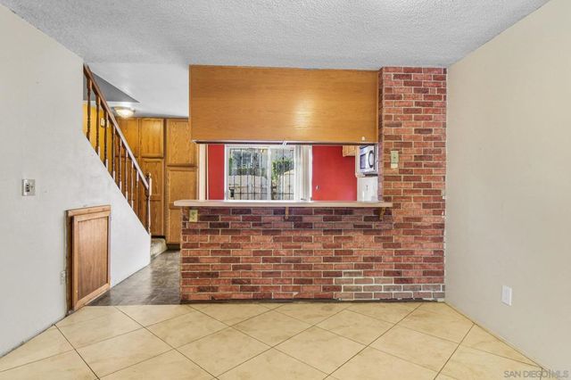 458 Ridgeway Ct, Spring Valley, CA 91977