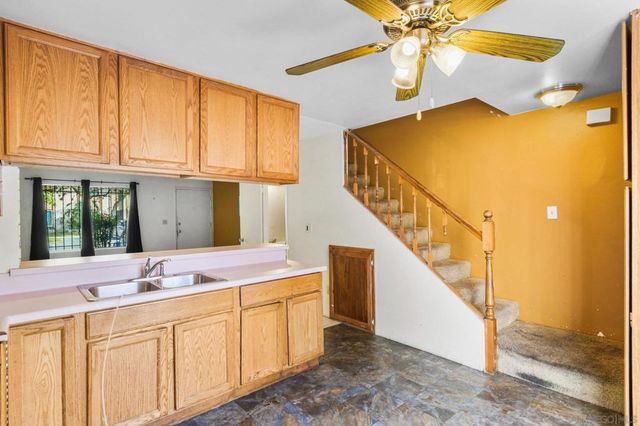 458 Ridgeway Ct, Spring Valley, CA 91977