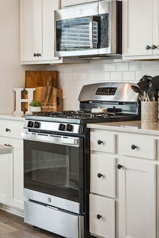 403 N Commodore Way, Summerville, SC 29483