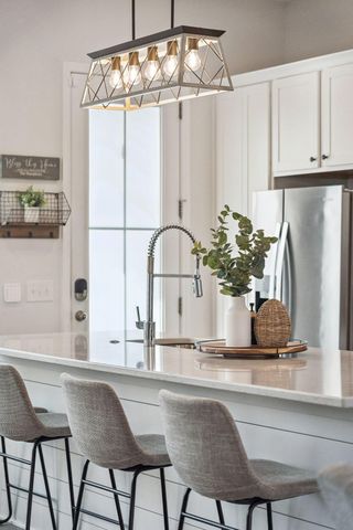 403 N Commodore Way, Summerville, SC 29483