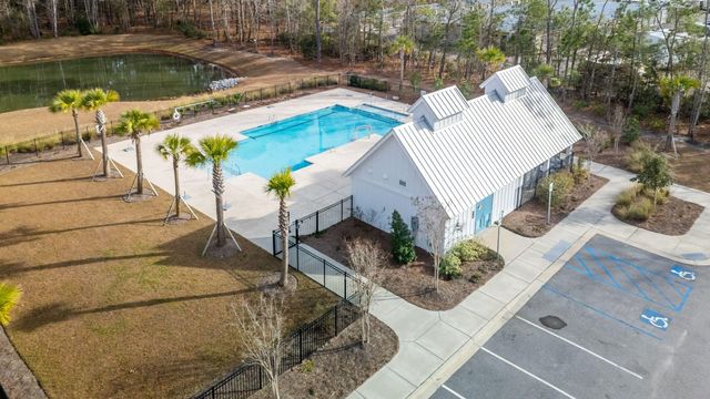 403 N Commodore Way, Summerville, SC 29483
