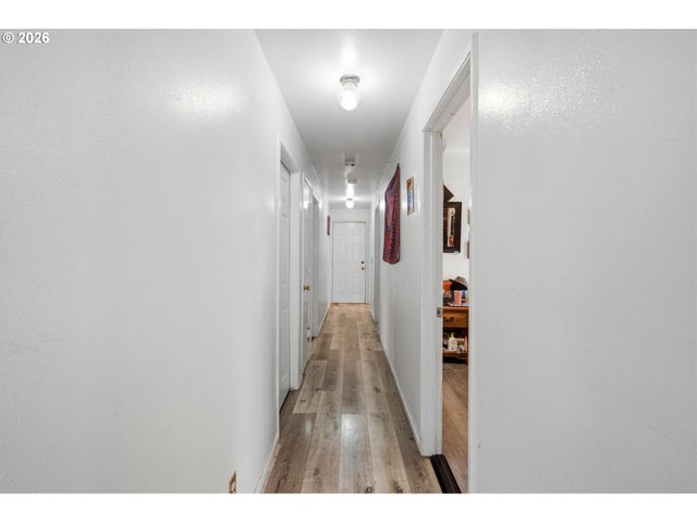 1208 DOLA St, Eugene, OR 97402