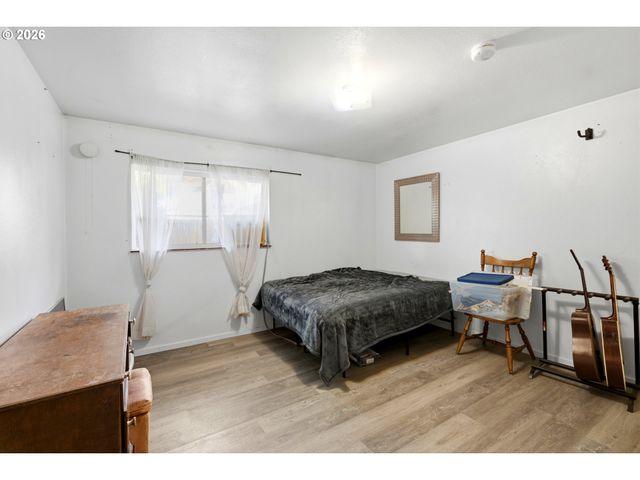 1208 DOLA St, Eugene, OR 97402