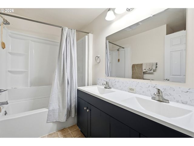 1208 DOLA St, Eugene, OR 97402