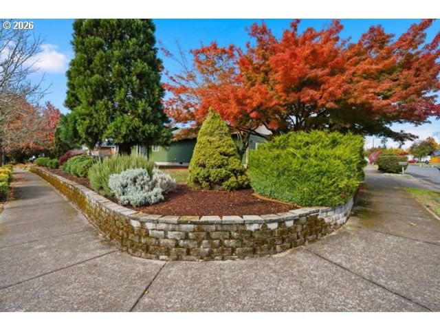1208 DOLA St, Eugene, OR 97402