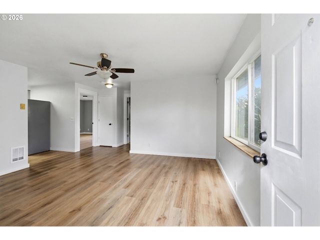 1208 DOLA St, Eugene, OR 97402
