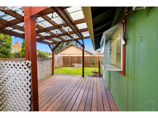 1208 DOLA St, Eugene, OR 97402