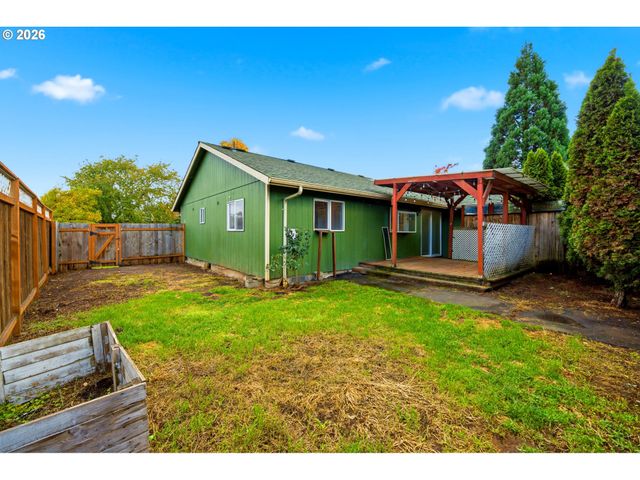 1208 DOLA St, Eugene, OR 97402