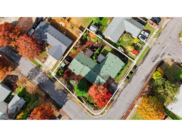 1208 DOLA St, Eugene, OR 97402
