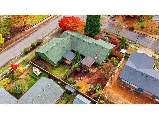 1208 DOLA St, Eugene, OR 97402