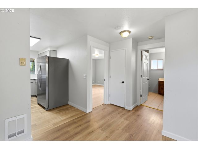 1208 DOLA St, Eugene, OR 97402