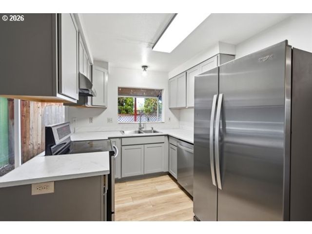 1208 DOLA St, Eugene, OR 97402