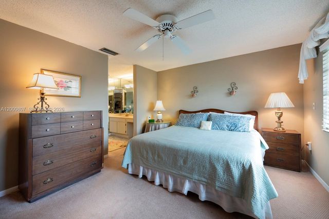 12530 SW 94th Ln, Miami, FL 33186