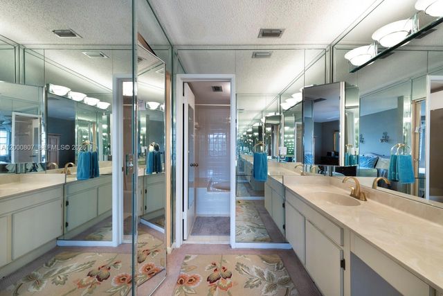 12530 SW 94th Ln, Miami, FL 33186