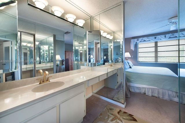 12530 SW 94th Ln, Miami, FL 33186