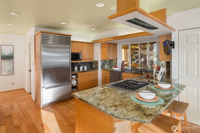 3925 NE Surber Drive, Seattle, WA 98105