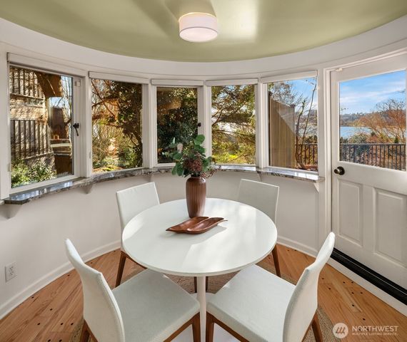 3925 NE Surber Drive, Seattle, WA 98105