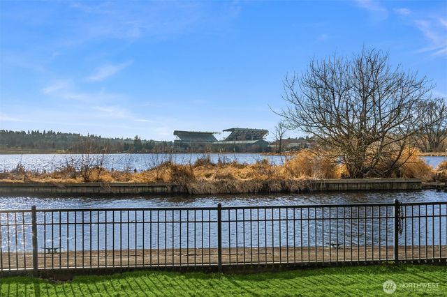 3925 NE Surber Drive, Seattle, WA 98105