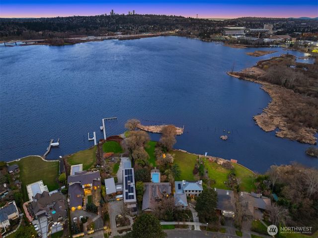 3925 NE Surber Drive, Seattle, WA 98105