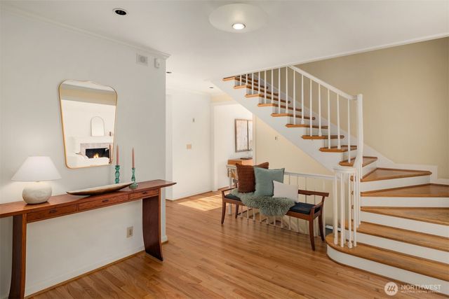 3925 NE Surber Drive, Seattle, WA 98105