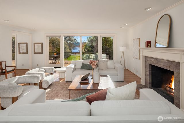 3925 NE Surber Drive, Seattle, WA 98105