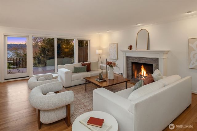 3925 NE Surber Drive, Seattle, WA 98105