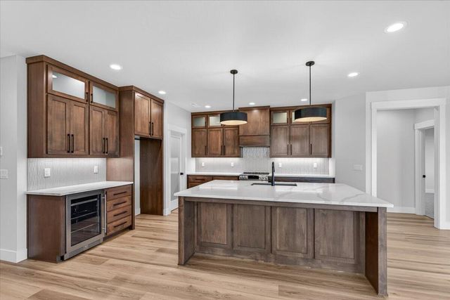 4302 Vista Pointe Drive, Medford, OR 97504