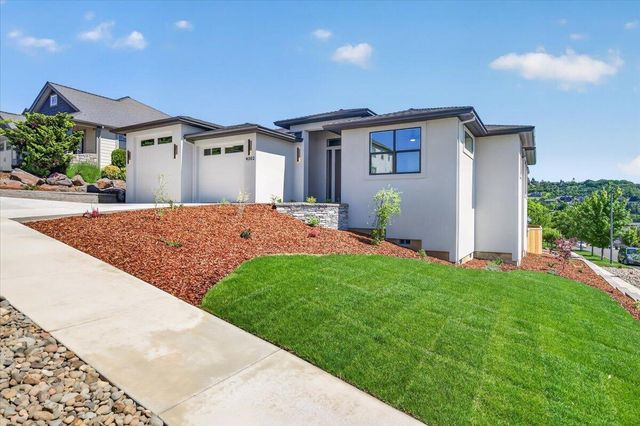 4302 Vista Pointe Drive, Medford, OR 97504