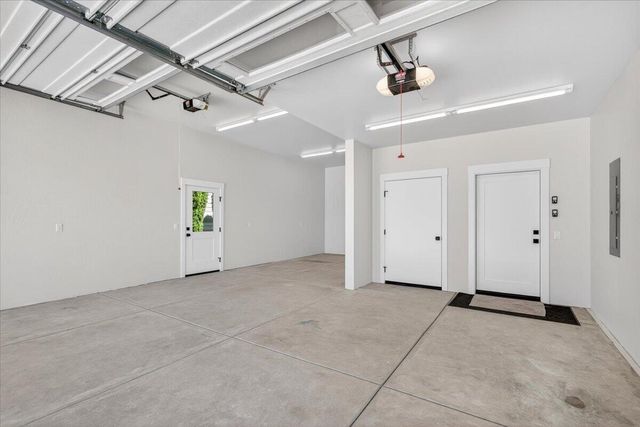 4302 Vista Pointe Drive, Medford, OR 97504