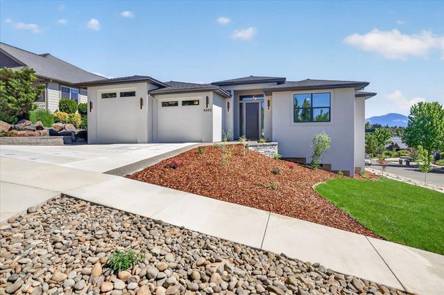 4302 Vista Pointe Drive, Medford, OR 97504