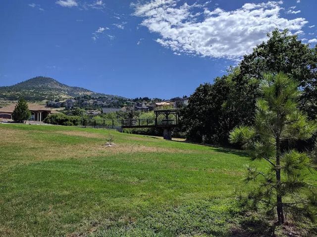 4302 Vista Pointe Drive, Medford, OR 97504