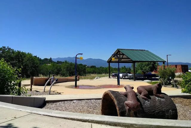 4302 Vista Pointe Drive, Medford, OR 97504