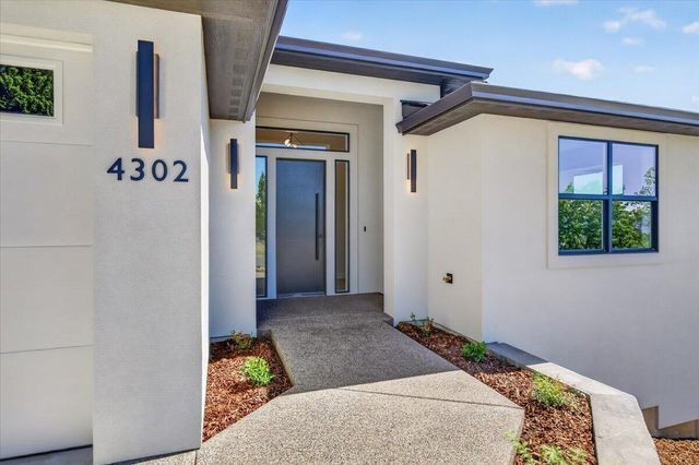 4302 Vista Pointe Drive, Medford, OR 97504