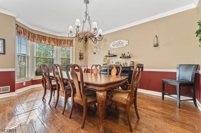 15 Foxwood Ln, Lopatcong Twp., NJ 08865