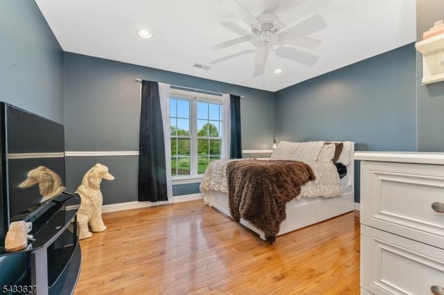 15 Foxwood Ln, Lopatcong Twp., NJ 08865
