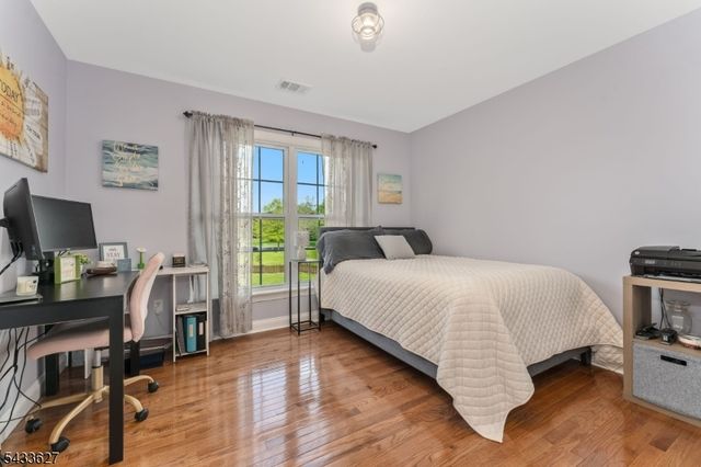 15 Foxwood Ln, Lopatcong Twp., NJ 08865