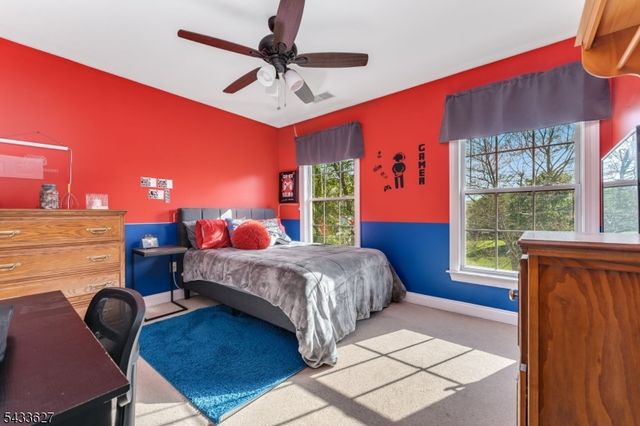 15 Foxwood Ln, Lopatcong Twp., NJ 08865