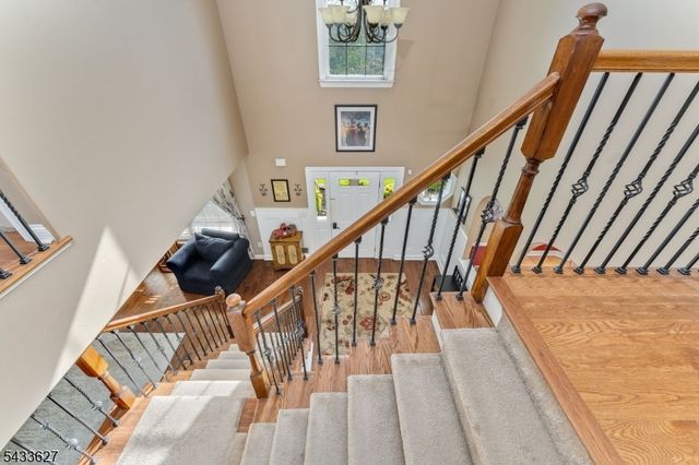 15 Foxwood Ln, Lopatcong Twp., NJ 08865