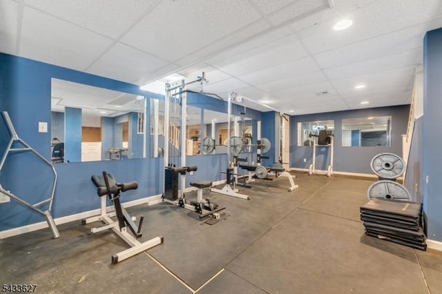 15 Foxwood Ln, Lopatcong Twp., NJ 08865