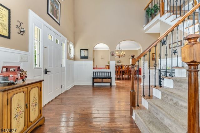 15 Foxwood Ln, Lopatcong Twp., NJ 08865