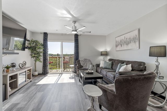 2915 Vineyards Parkway 6, Branson, MO 65616